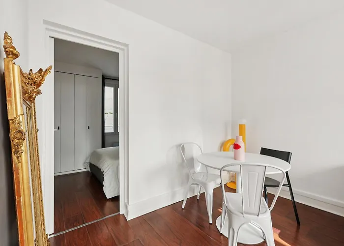 Eiffel Tower * Paris