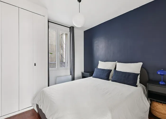 Eiffel Tower Apartment Paris